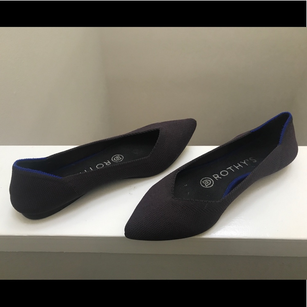 5.5 dark purple rothys